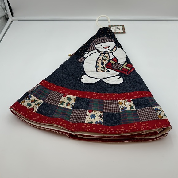 C & F Enterprises Snowman Patchwork Quilt Style Christmas Tree Skirt NWT - Picture 2 of 13